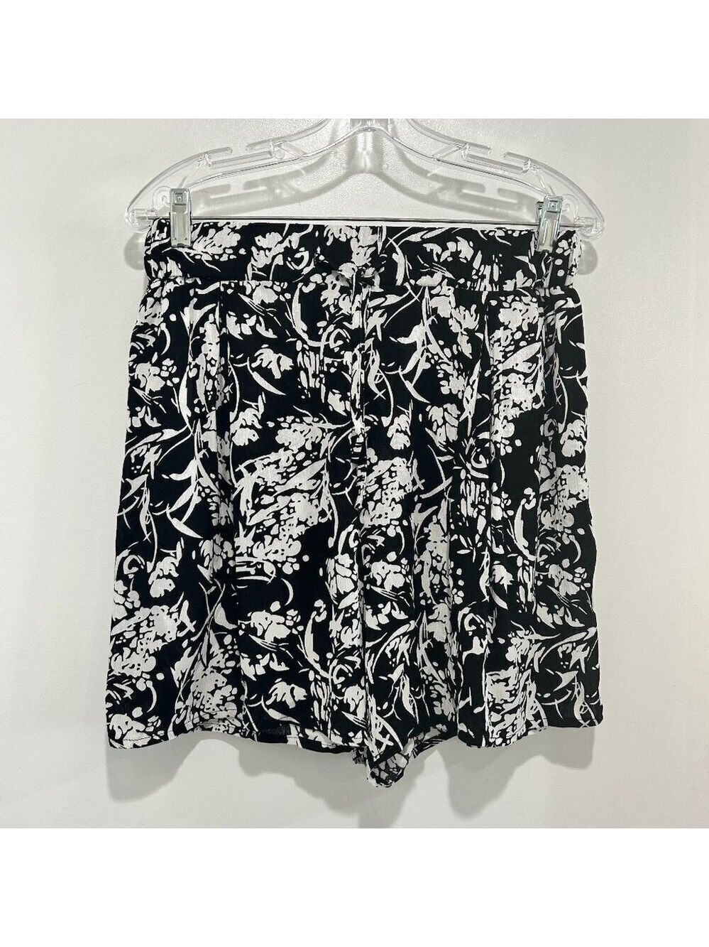 New with tag Ladies West loop shorts Size S/M